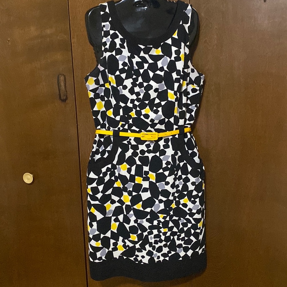 Brand: New York & Company
Size: 14
Color: black, white, gray, and yellow